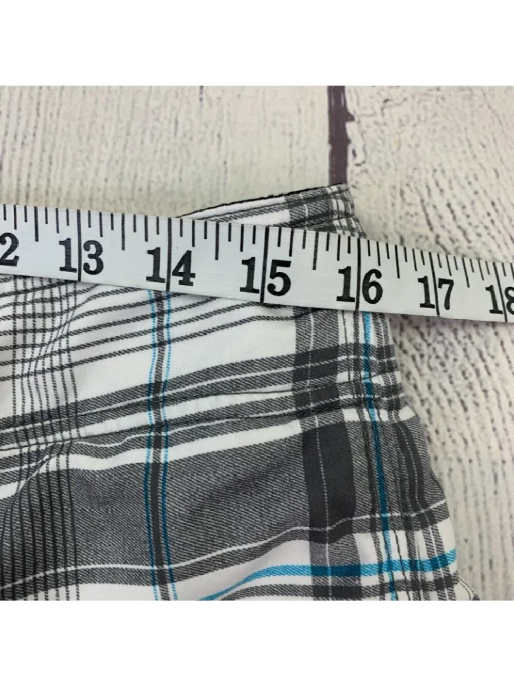 Men's O'Neill sz 31 Board Shorts Swim Trunks Plaid White Gray Blue